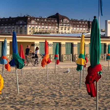 Lägenhet Le Santa, Bel Appartement, Parking Et Jardin Prive