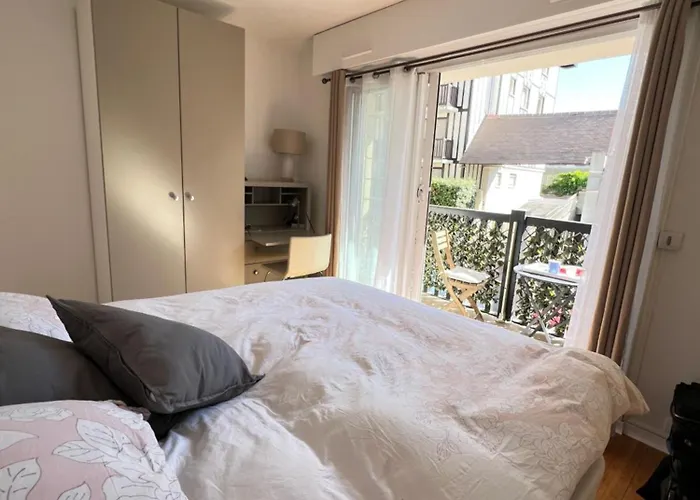 Le Santa, Bel Appartement, Parking Et Jardin Prive Ντοβίλ