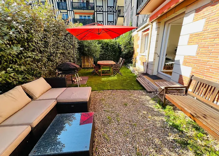 Le Santa, Bel Appartement, Parking Et Jardin Prive Διαμέρισμα *